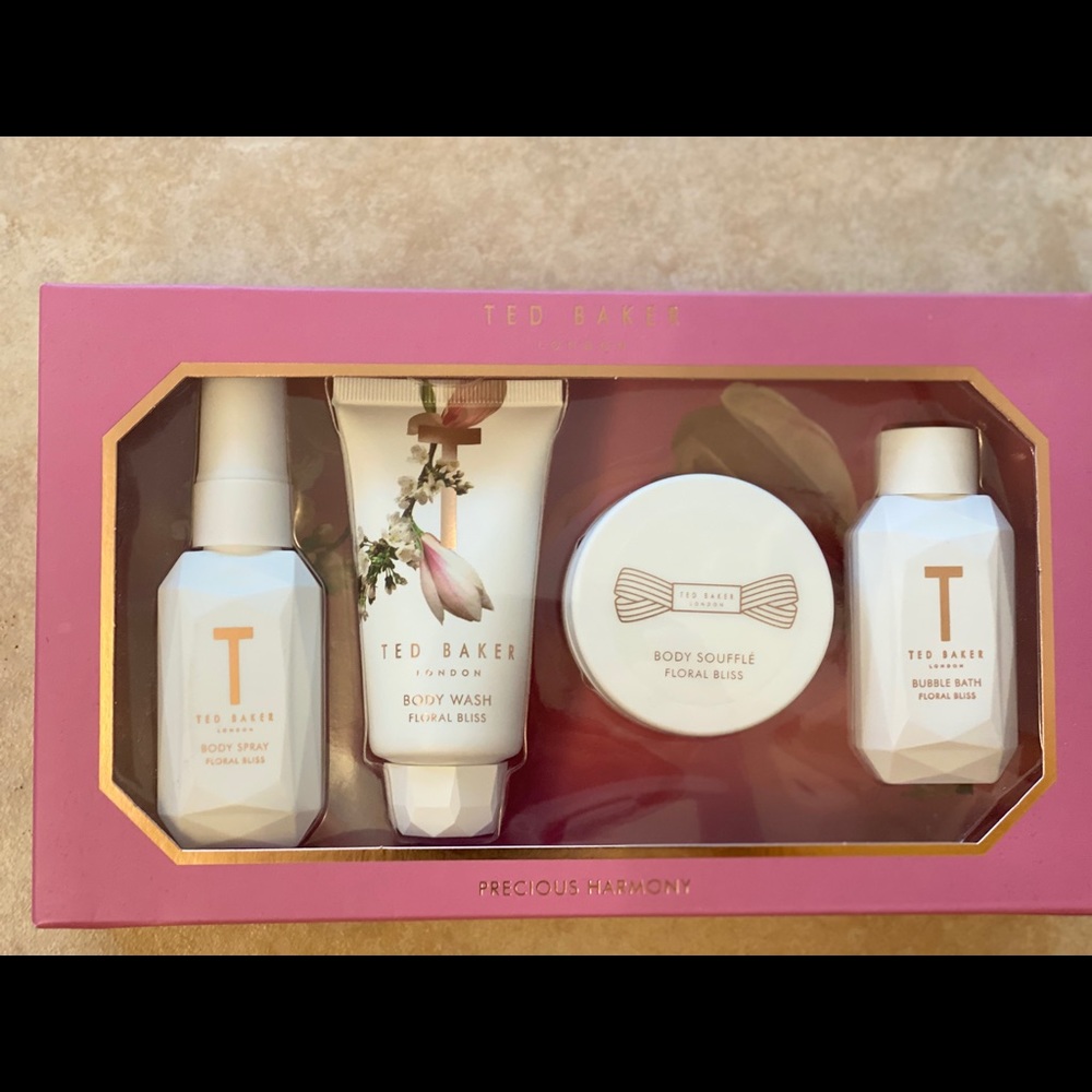 Ted Baker body set